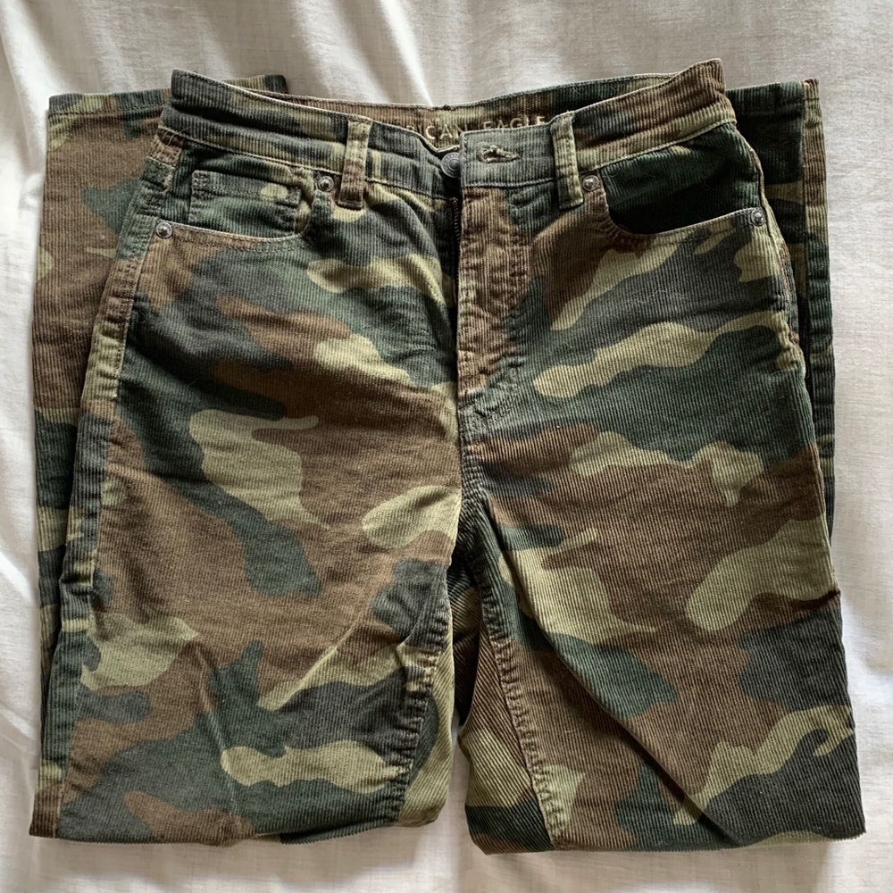 American Eagle Camo Curduroy Mom Jean 0 Short